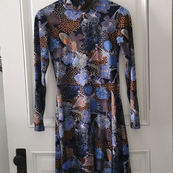 H&M floral boho high neck mini dress. Size small. EUC - Picture 3 of 7